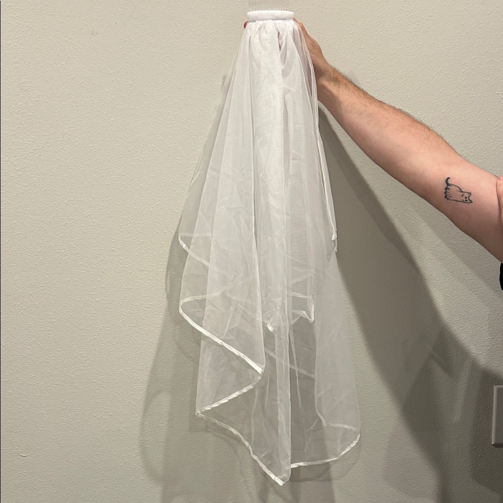 Source Unknown White Sheer Hair Veil
